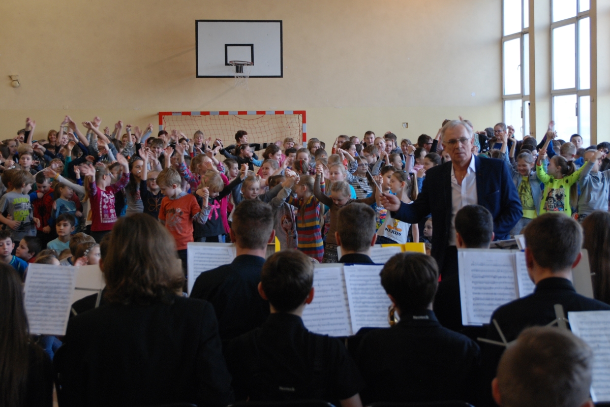 Młodzieżowa Orkiestra Dęta w Szkole Podstawowej w Brzostku - 29 stycznia 2016