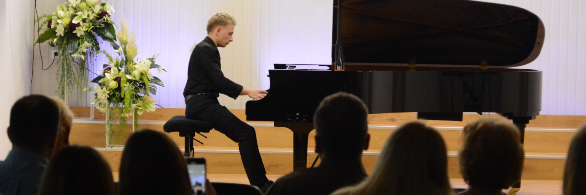 Recitale dyplomowe – koniec i początek